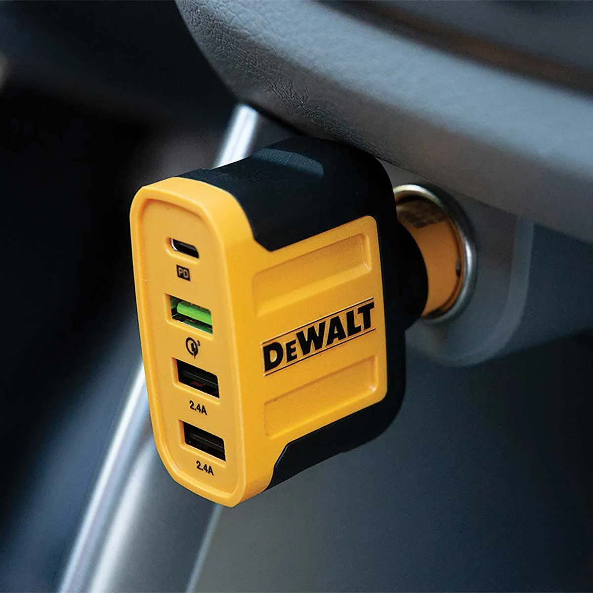 DEWALT 4-Port Mobile USB PD Charger