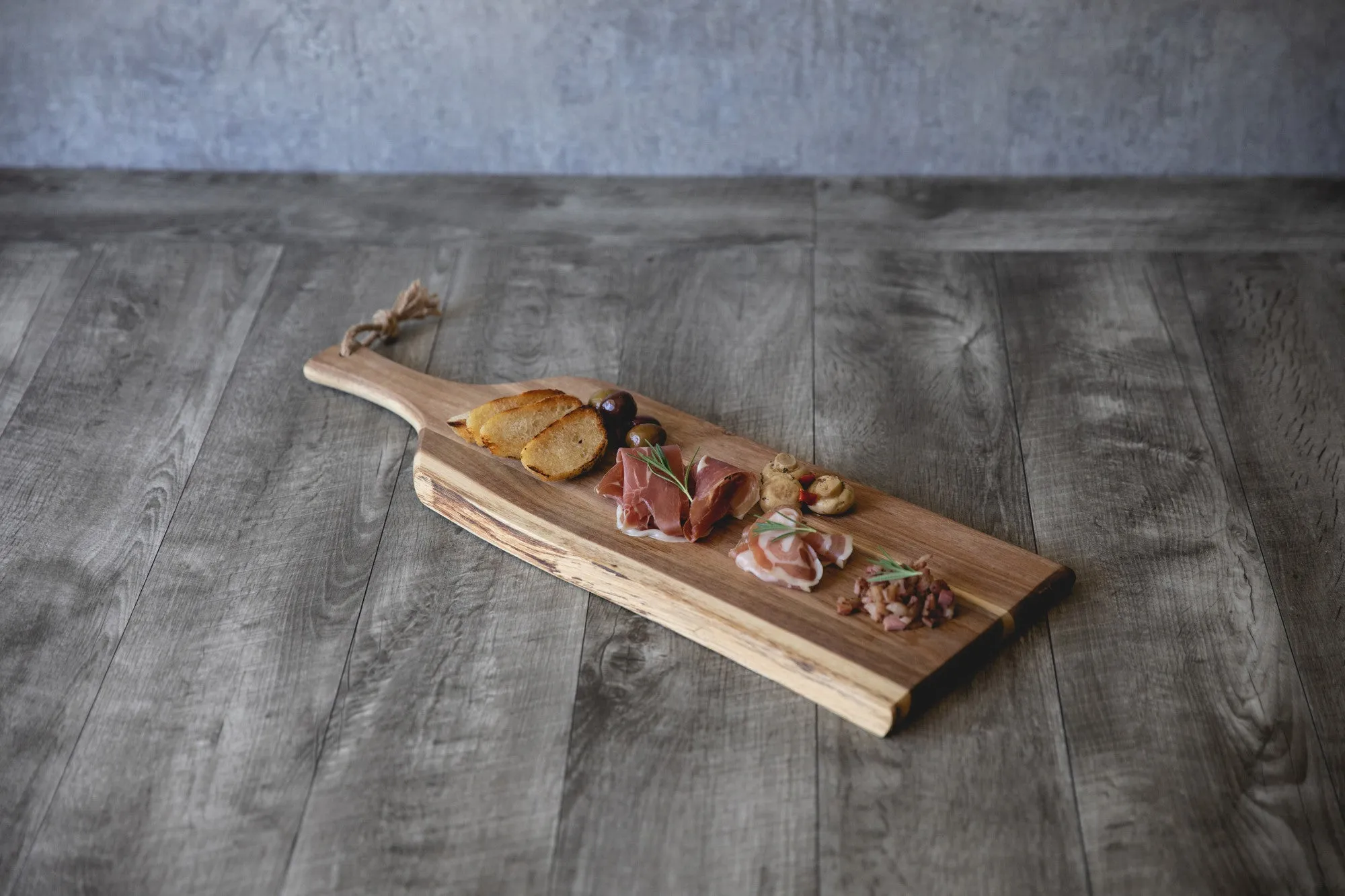 Los Angeles Chargers - Artisan 24" Acacia Charcuterie Board