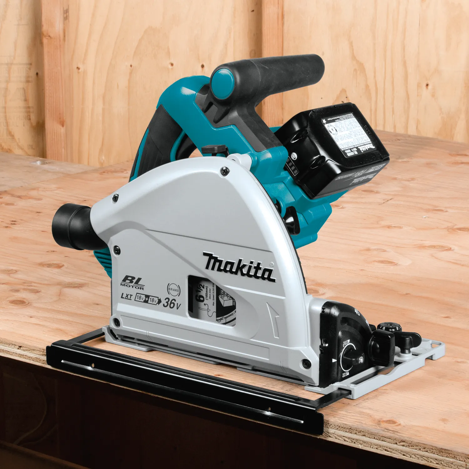 Makita (XPS01PTJ) 36V (X2) LXT® Brushless 6-1/2" Plunge Circular Saw Kit (5.0Ah)